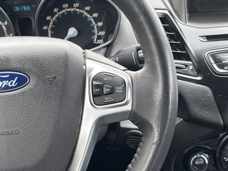 Ford Fiesta Titanium 1.6 año 2017