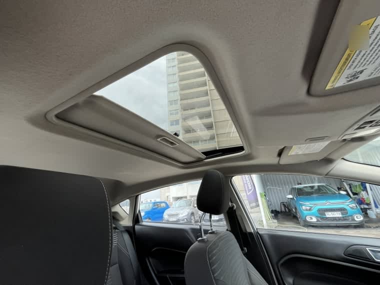 Ford Fiesta Titanium 1.6 año 2017