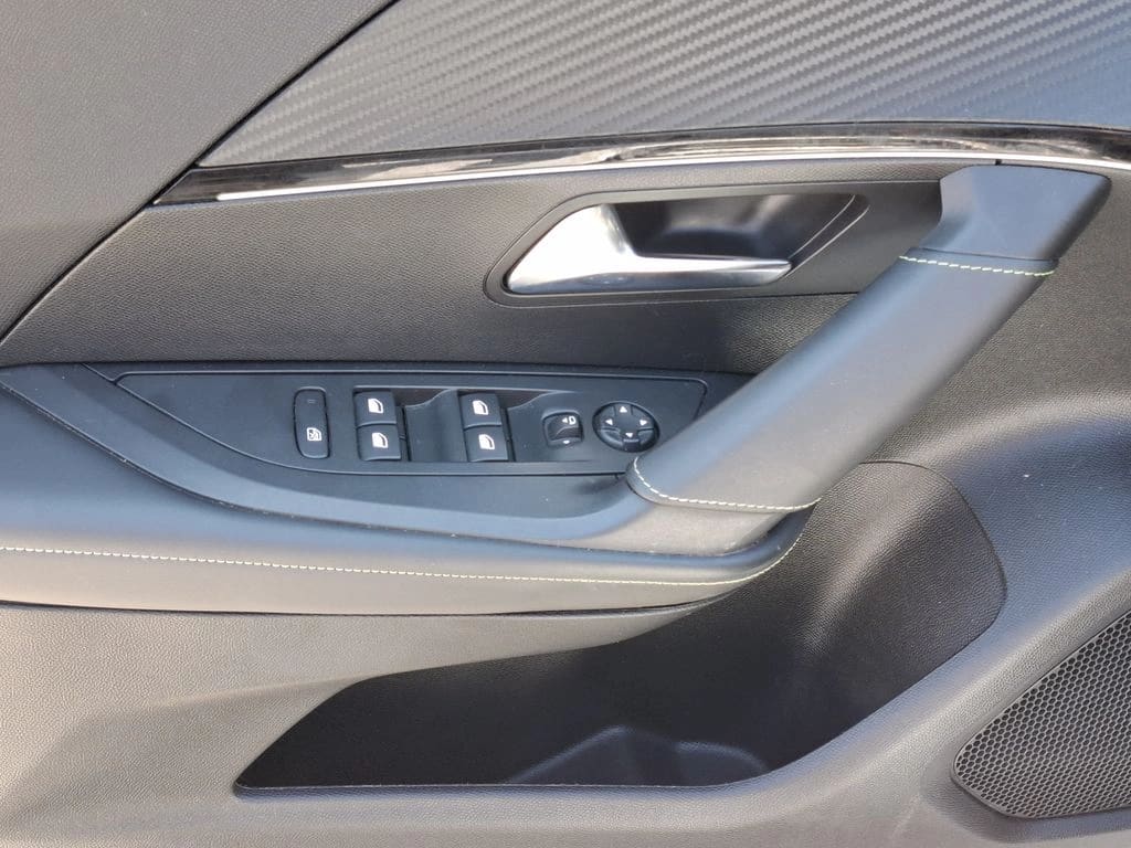 Peugeot 2008 Blue Hdi 130 Gt año 2024