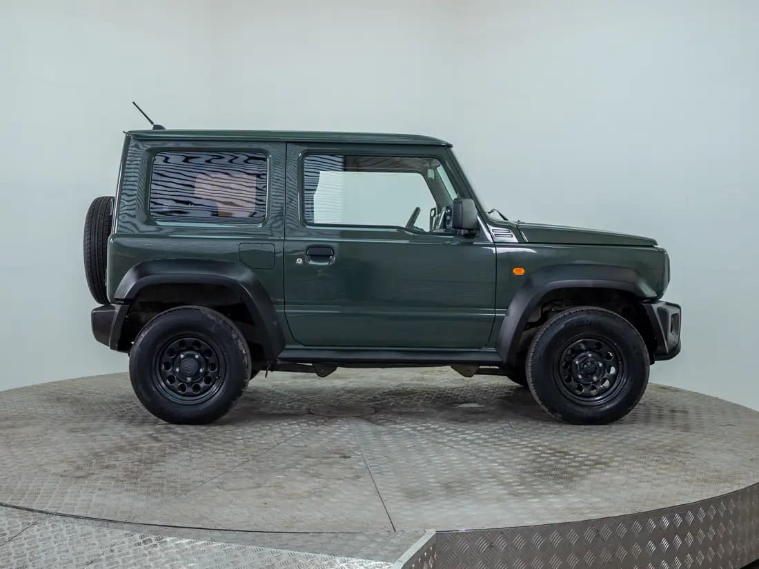Suzuki Jimny 3p 1.5 Gl At 4x4 año 2022