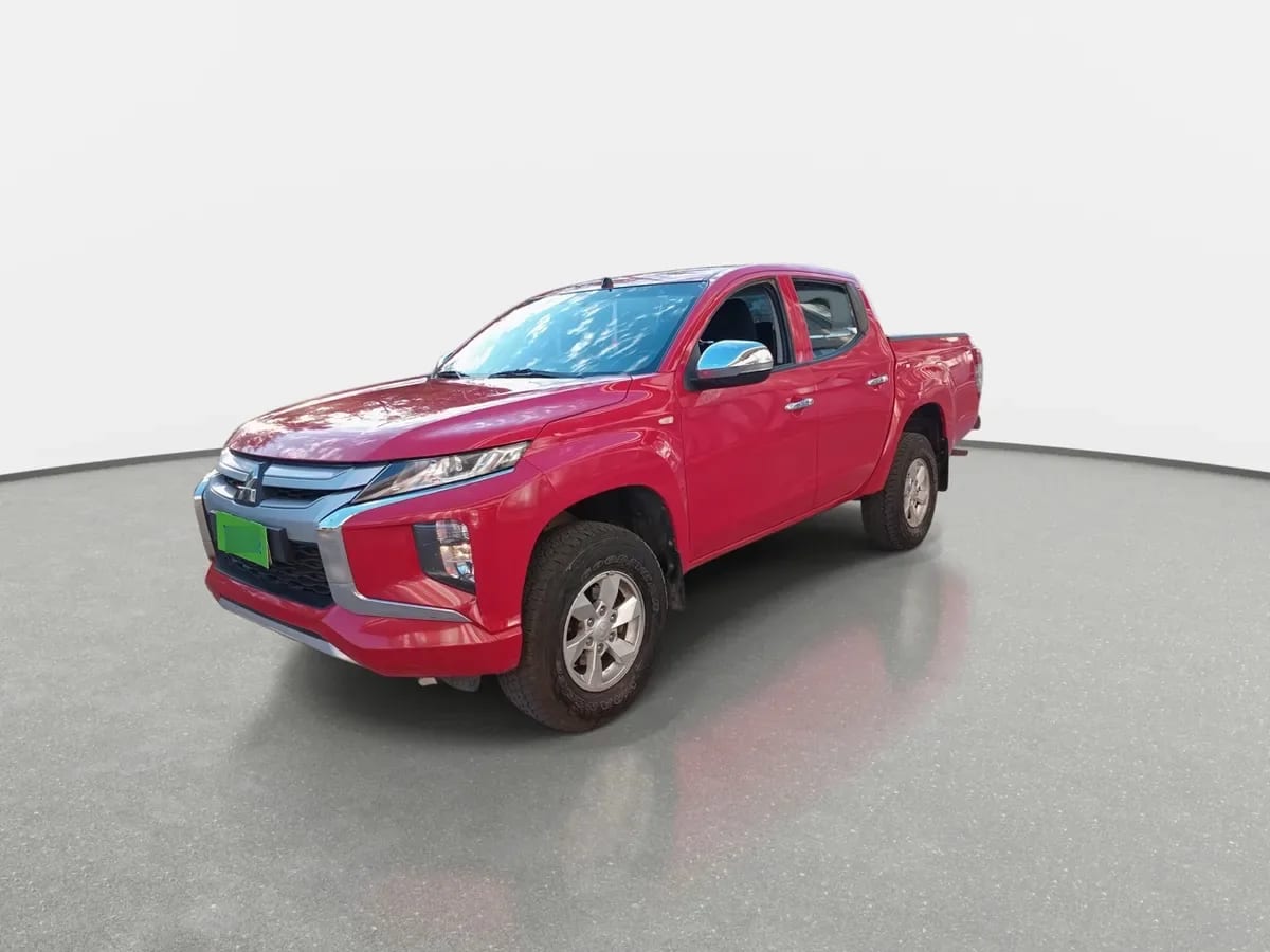 Mitsubishi L200 2.2 Katana Crt Diesel Dob. Cab. 4x4 Mt 4p año 2024
