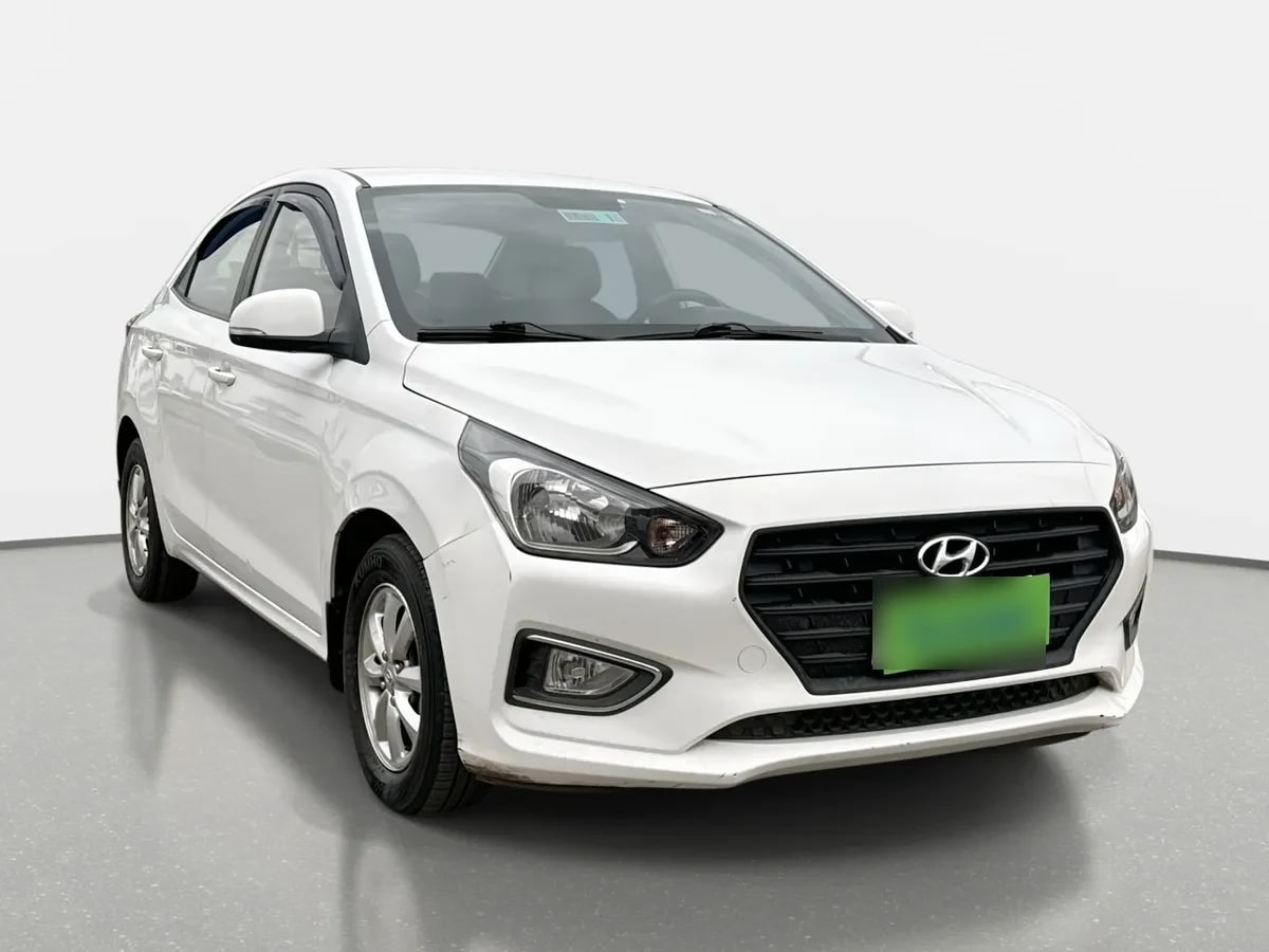 Hyundai Verna 1.4 Cb Plus 4x2 Mt5 4p año 2021