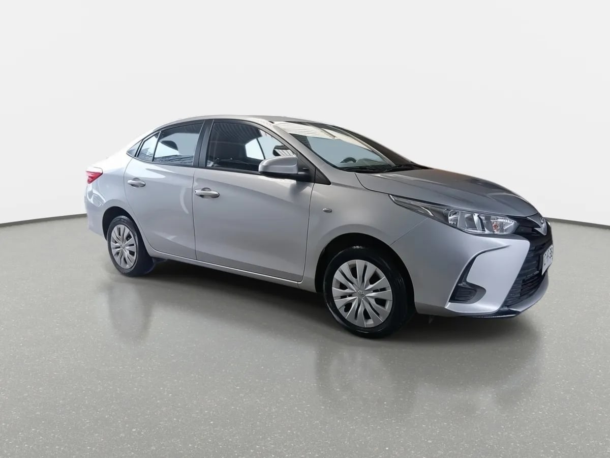 Toyota Yaris 1.5 Gli E 4x2 Mt 4p año 2022
