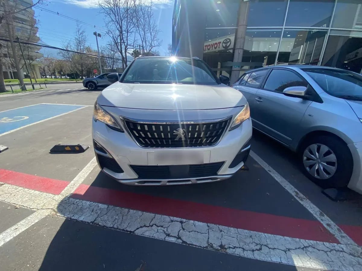 Peugeot 3008 1.6 Allure Blue-Hdi Diesel 4x2 120hp Eat6 5p año 2018