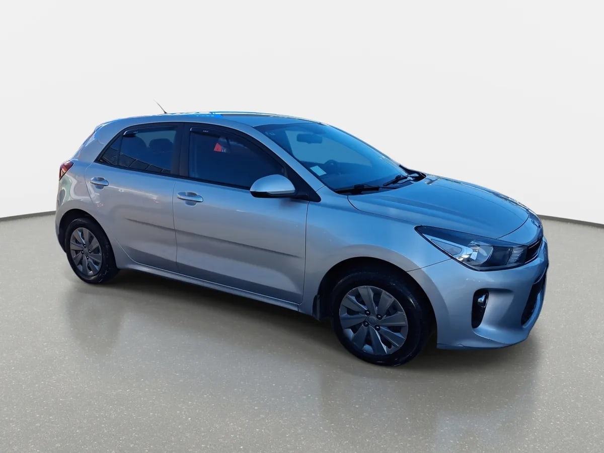Kia Rio 5 1.4 Ex 4x2 Ac Ci 6mt 5p año 2021