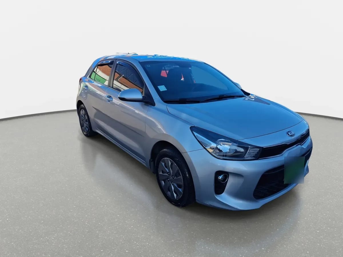 Kia Rio 5 1.4 Ex 4x2 Ac Ci 6mt 5p año 2021