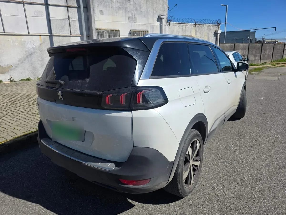 Peugeot 5008 1.6 Allure Thp 4x2 165 Eat6 5p año 2021