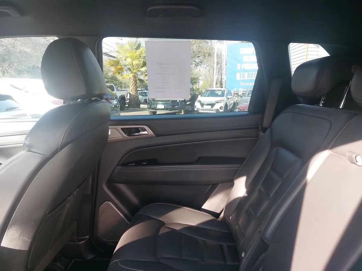 Ssangyong Rexton 2.2 Yrx201 Diesel 4x2 At 5p año 2018