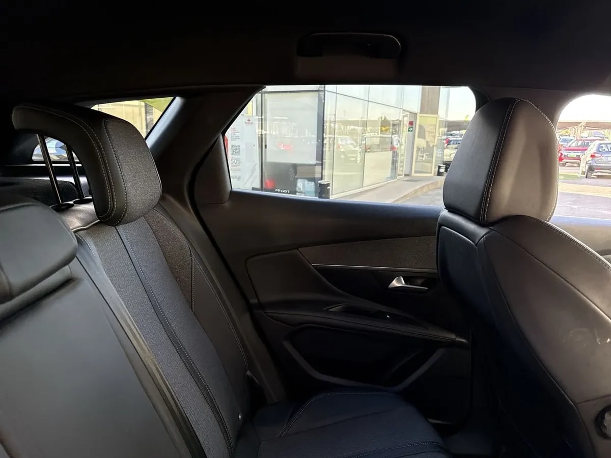 Peugeot 3008 1.5 Allure Pack Bluehdi 130 4x2 Eat8 5p año 2024