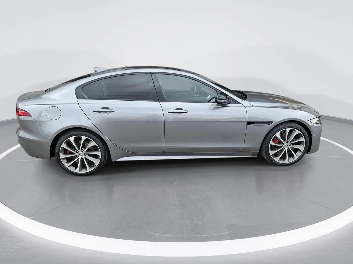 Jaguar Xe 2.0 R Dynamic S Rwd 4x2 250hp At 4p año 2024