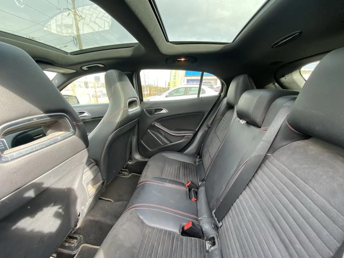 Mercedes-Benz Gla 250 2.0 4matic 4x4 At 5p año 2019