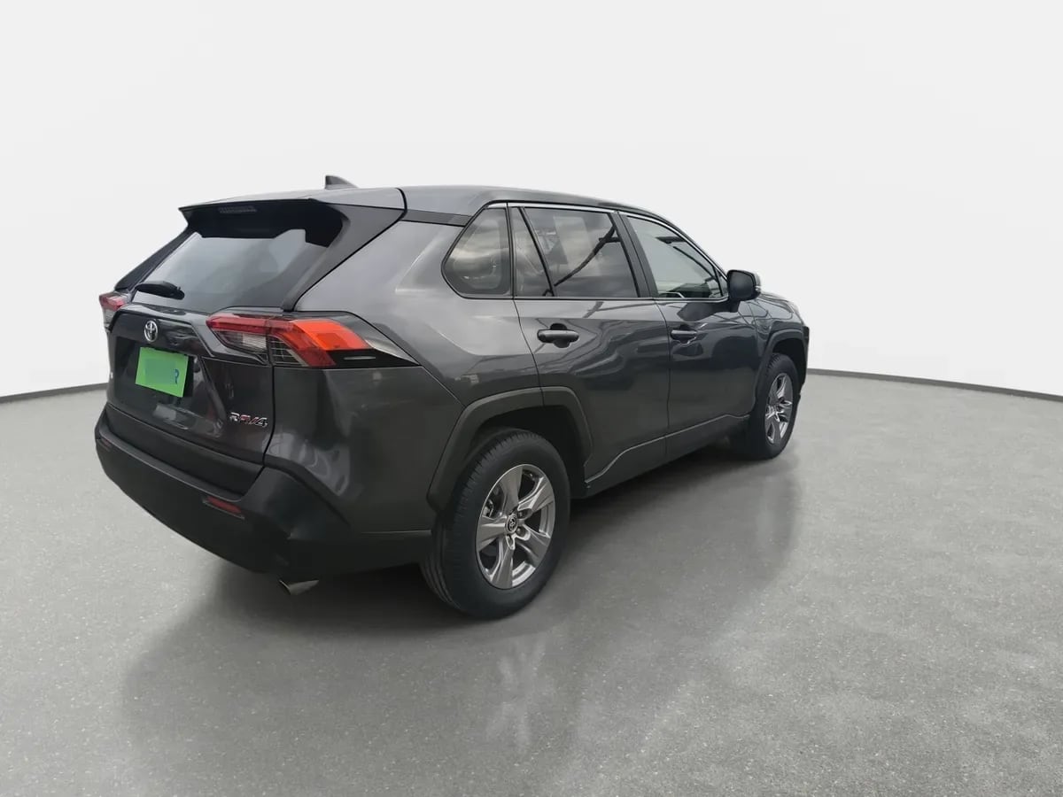 Toyota Rav 4 2.0 Le 4x2 Mt 5p año 2022