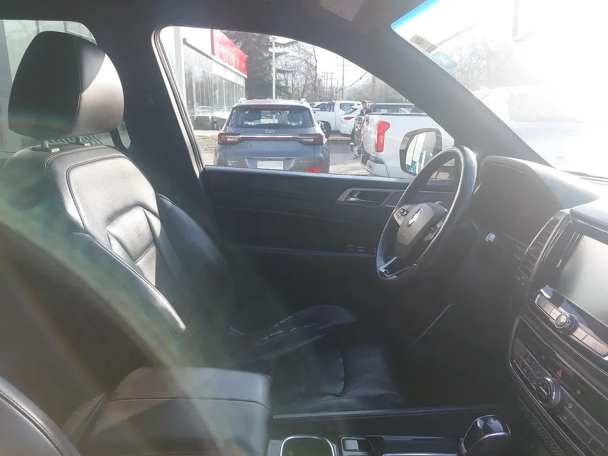 Ssangyong Rexton 2.2 Yrx201 Diesel 4x2 At 5p año 2018