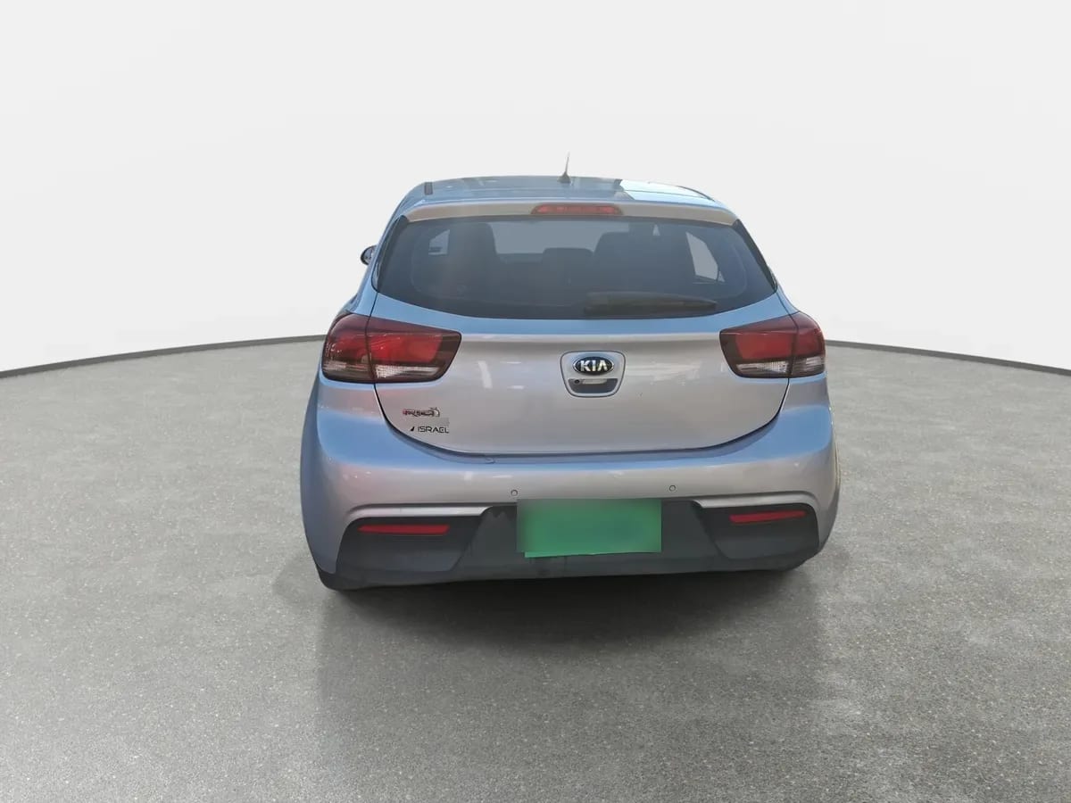 Kia Rio 5 1.4 Ex 4x2 Ac Ci 6mt 5p año 2021