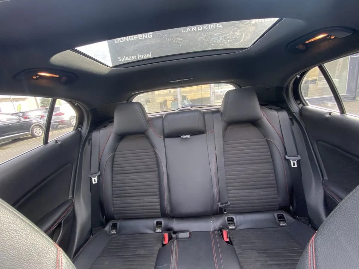 Mercedes-Benz Gla 250 2.0 4matic 4x4 At 5p año 2019