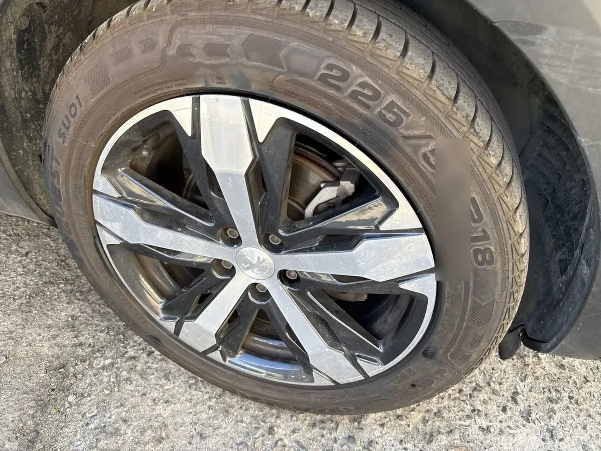 Peugeot 3008 1.5 Allure Pack Bluehdi 130 4x2 Eat8 5p año 2024