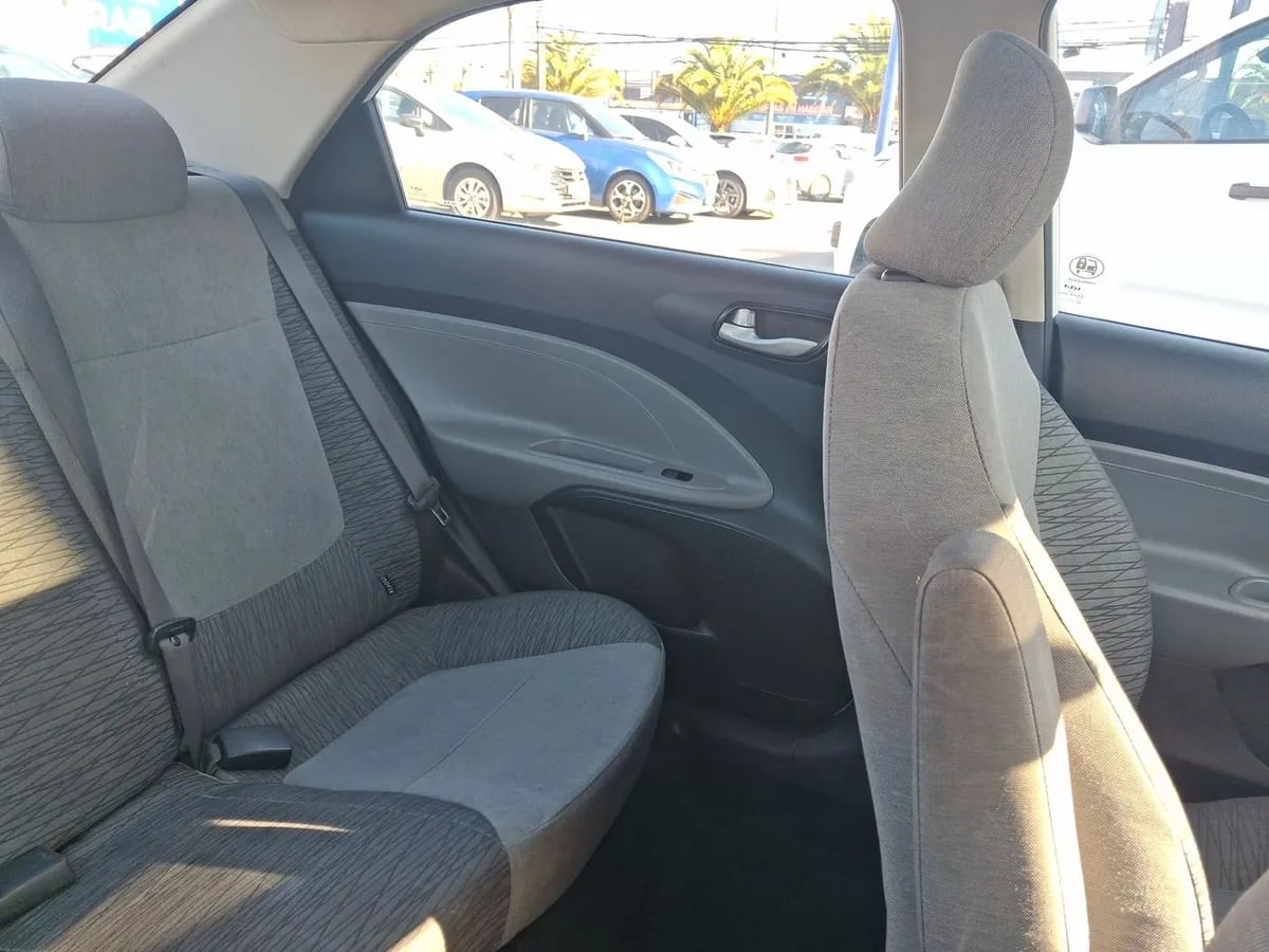 Kia Soluto 1.4 Ex Full 4x2 Srf Mt 4p año 2025