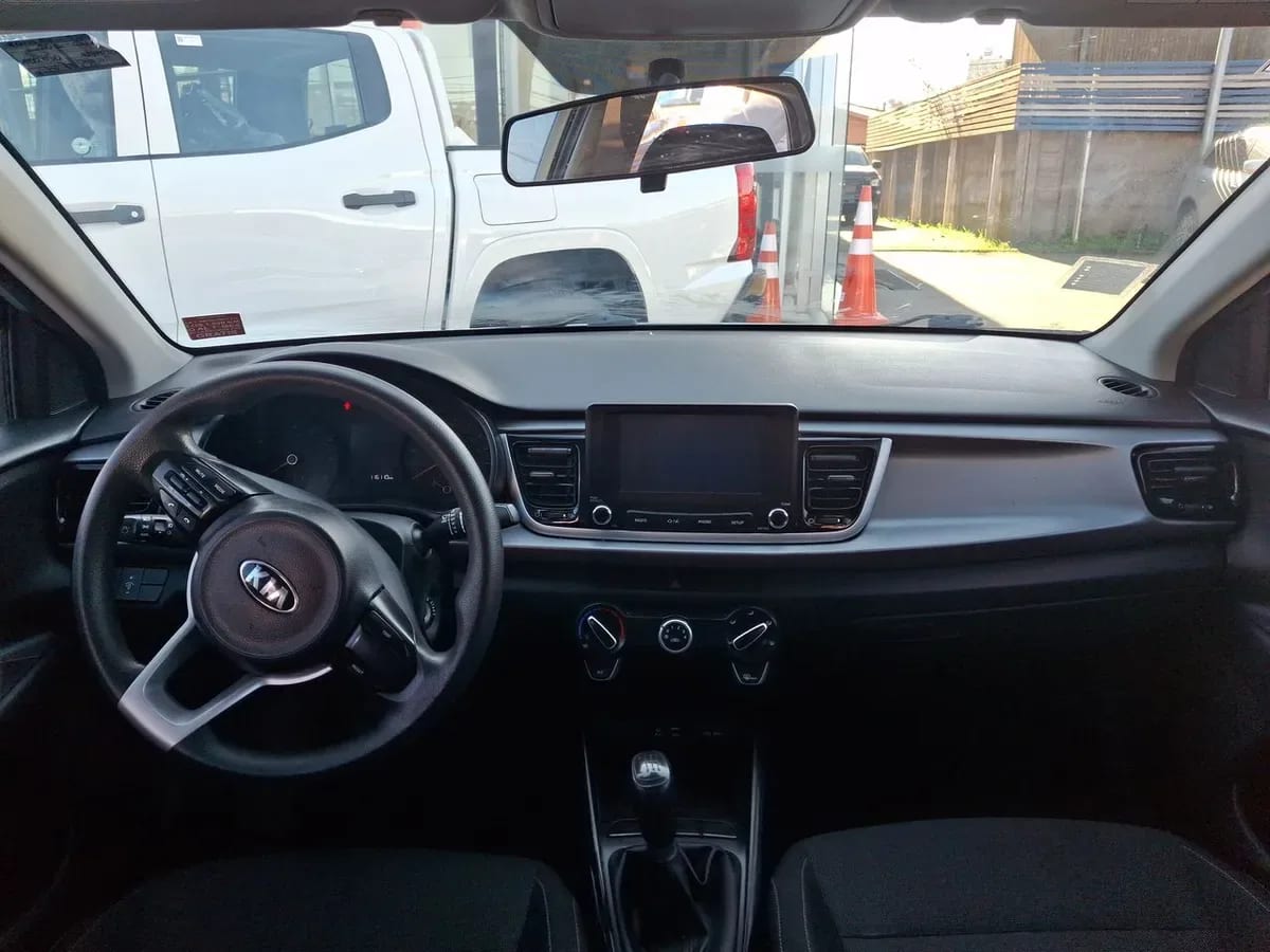 Kia Rio 5 1.4 Ex 4x2 Ac Ci 6mt 5p año 2021