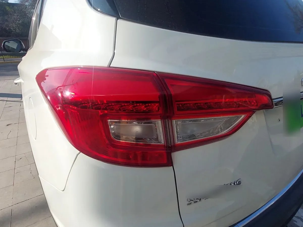 Ssangyong Rexton 2.2 Yrx201 Diesel 4x2 At 5p año 2018