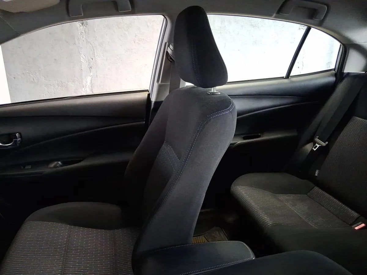 Toyota Yaris 1.5 Gli E 4x2 Mt 4p año 2022