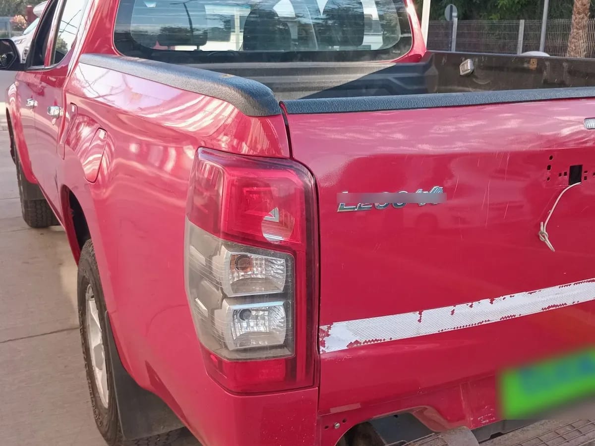 Mitsubishi L200 2.2 Katana Crt Diesel Dob. Cab. 4x4 Mt 4p año 2024