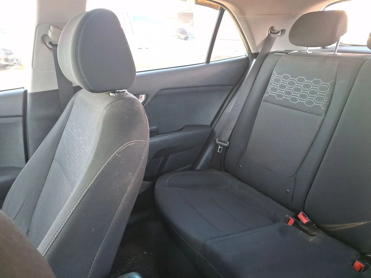 Kia Rio 5 1.4 Ex 4x2 Ac Ci 6mt 5p año 2021