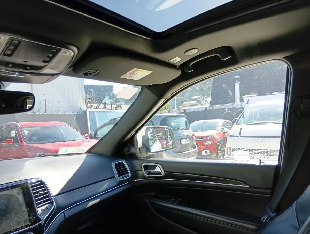 Jeep Grand Cherokee 3.6 Limited Lx 4wd At 5p año 2021