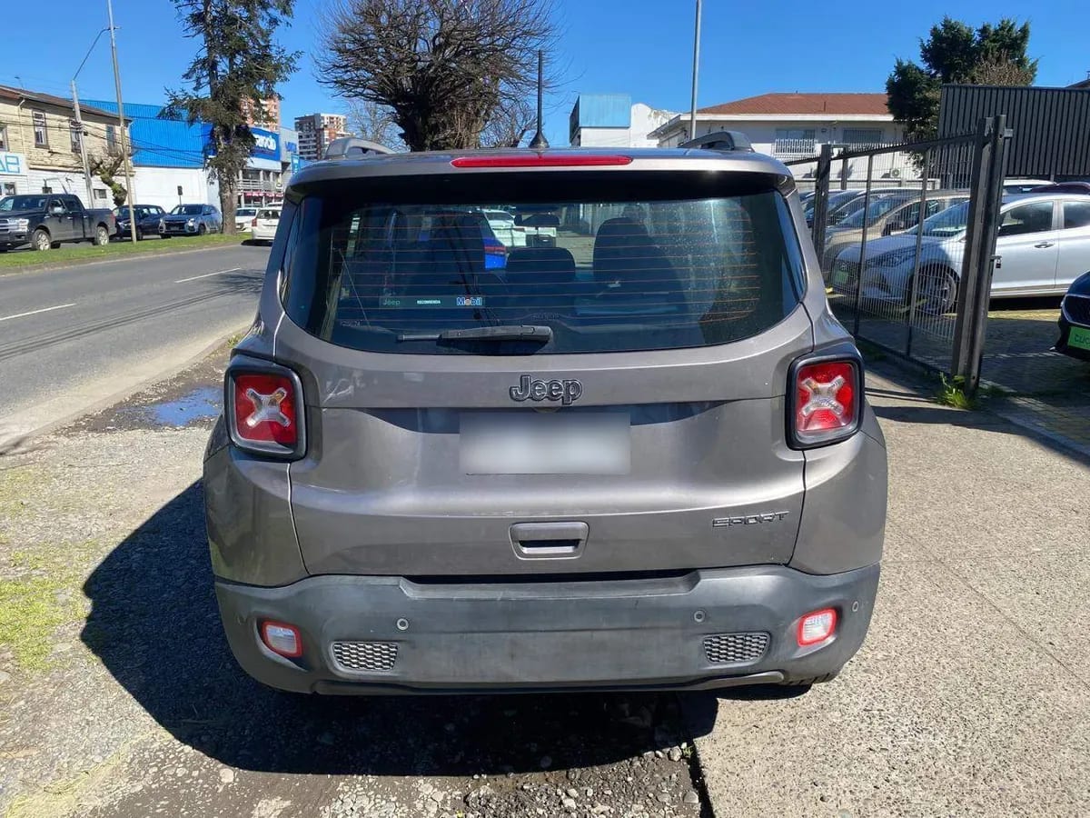 Jeep Renegade 1.8 Sport Lx 4x2 Radio 5 Mt 5p año 2019