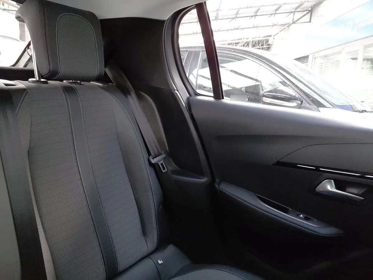Peugeot 208 1.2 Gt Puretech 4x2 130 Eat8 5p año 2021