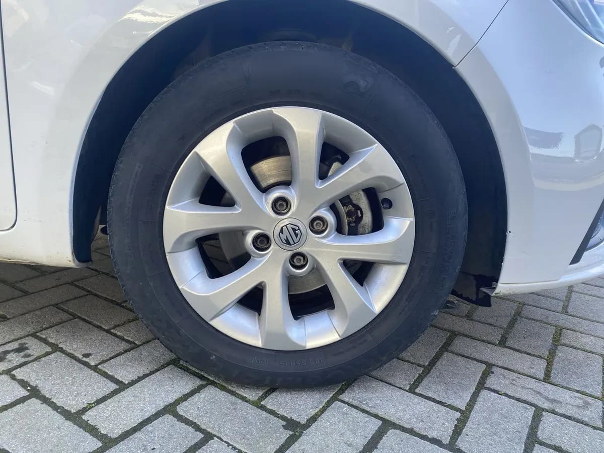 MG 3 1.5 Std 4x2 Hb At 5p año 2023