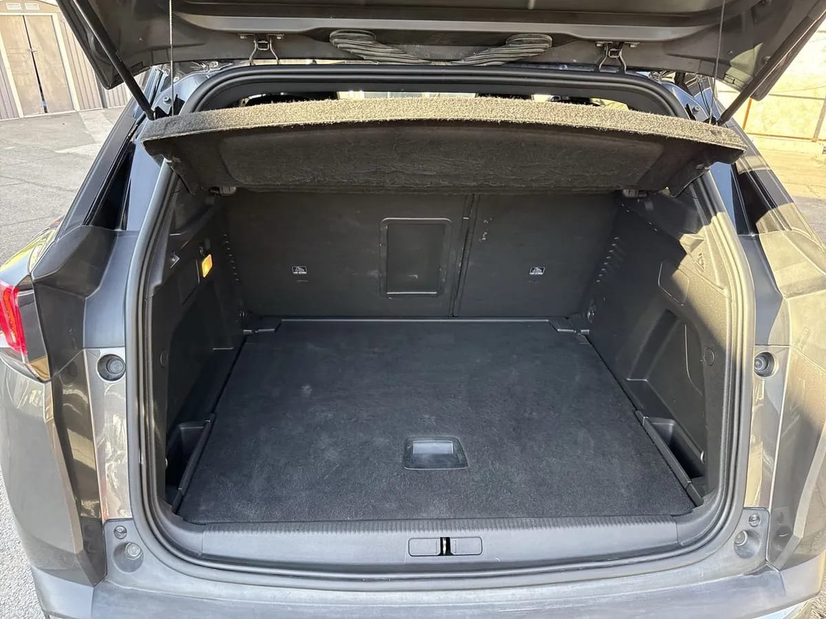 Peugeot 3008 1.5 Allure Pack Bluehdi 130 4x2 Eat8 5p año 2024