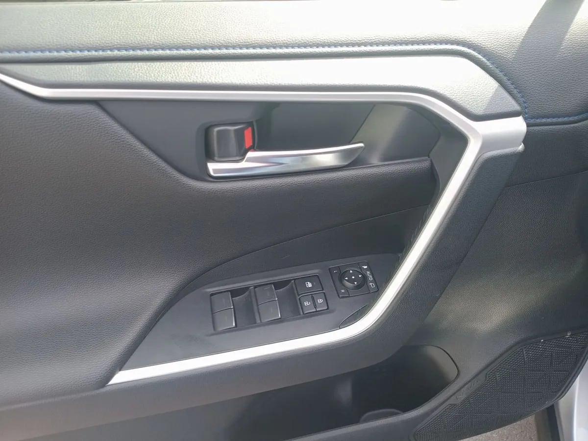 Toyota Rav 4 2.5 Xse Hybrid 4x2 Cvt At 5p año 2024