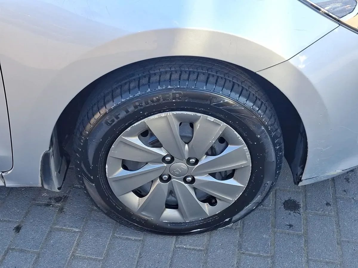 Kia Rio 5 1.4 Ex 4x2 Ac Ci 6mt 5p año 2021