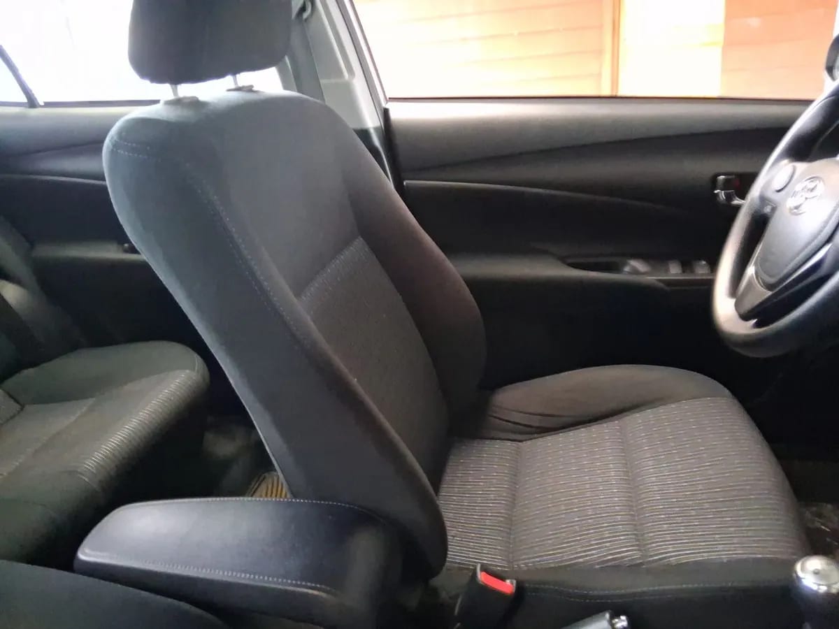 Toyota Yaris 1.5 Gli E 4x2 Mt 4p año 2022