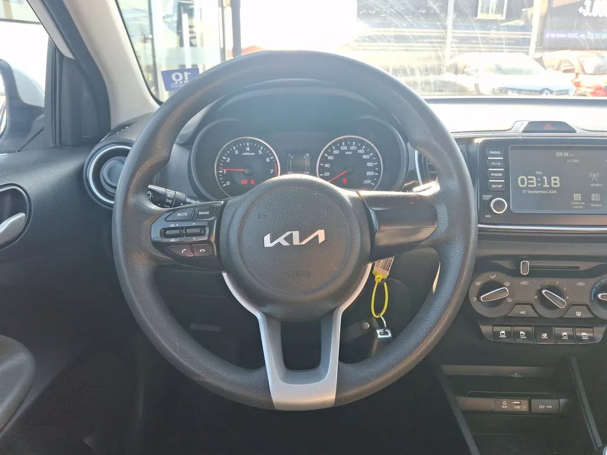 Kia Soluto 1.4 Ex Full 4x2 Srf Mt 4p año 2025