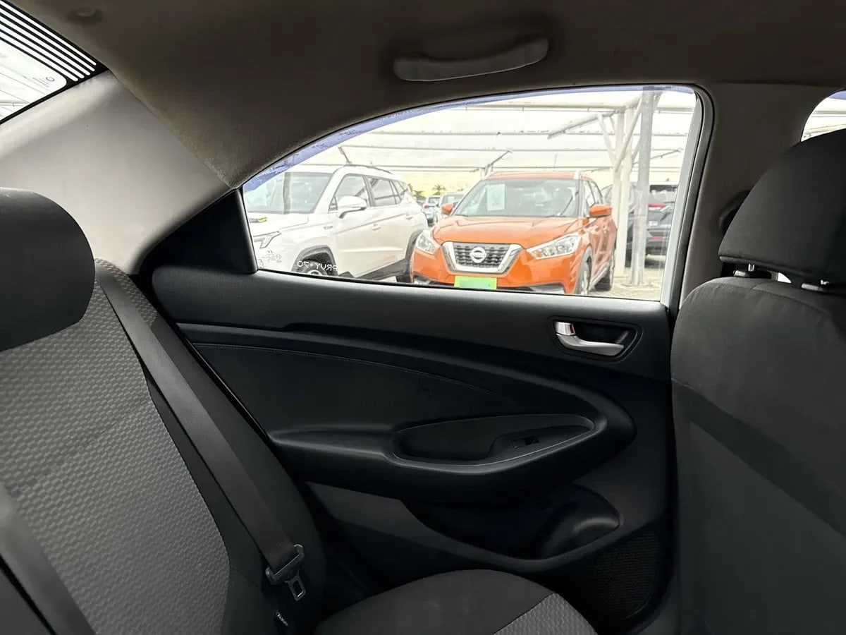 Hyundai Verna 1.4 Cb Plus 4x2 Mt5 4p año 2021