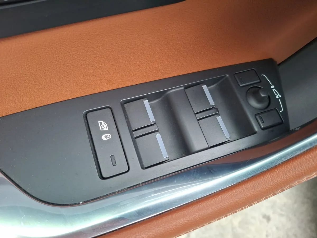 Jaguar Xe 2.0 R Dynamic S Rwd 4x2 250hp At 4p año 2024