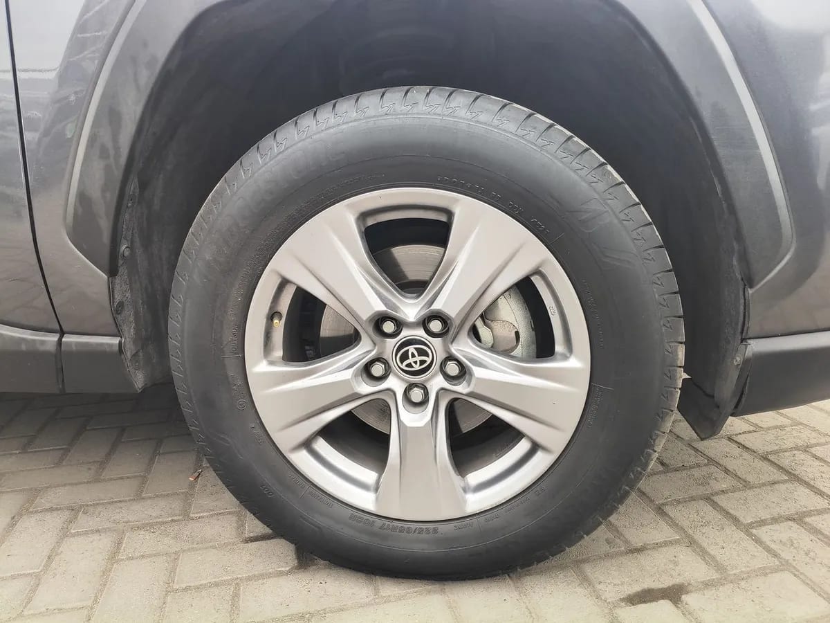 Toyota Rav 4 2.0 Le 4x2 Mt 5p año 2022