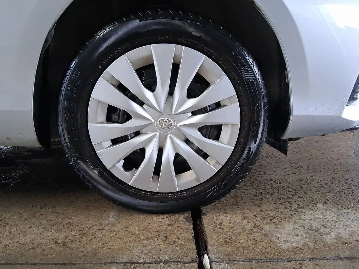 Toyota Yaris 1.5 Gli E 4x2 Mt 4p año 2022