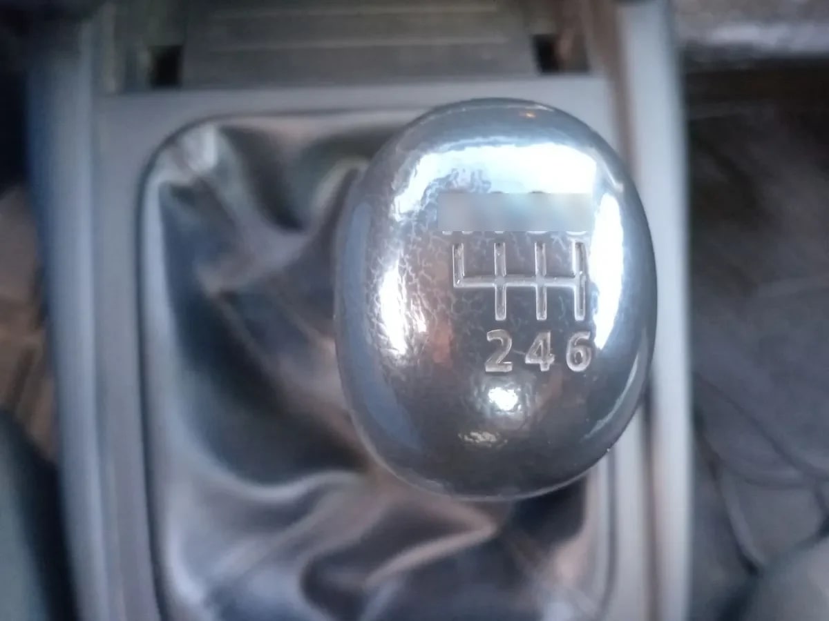 Mitsubishi L200 2.2 Katana Crt Diesel Dob. Cab. 4x4 Mt 4p año 2024