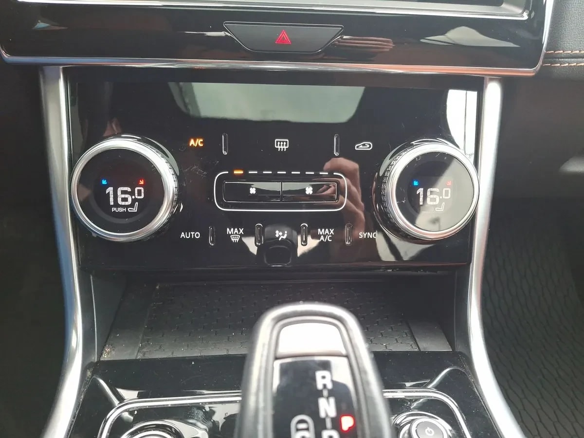 Jaguar Xe 2.0 R Dynamic S Rwd 4x2 250hp At 4p año 2024