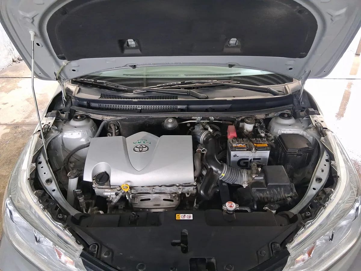 Toyota Yaris 1.5 Gli E 4x2 Mt 4p año 2022