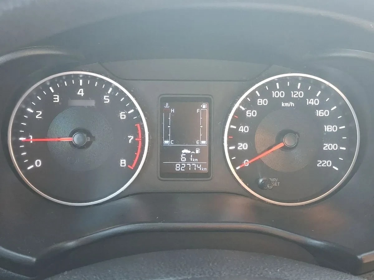Kia Soluto 1.4 Ex Full 4x2 Srf Mt 4p año 2025