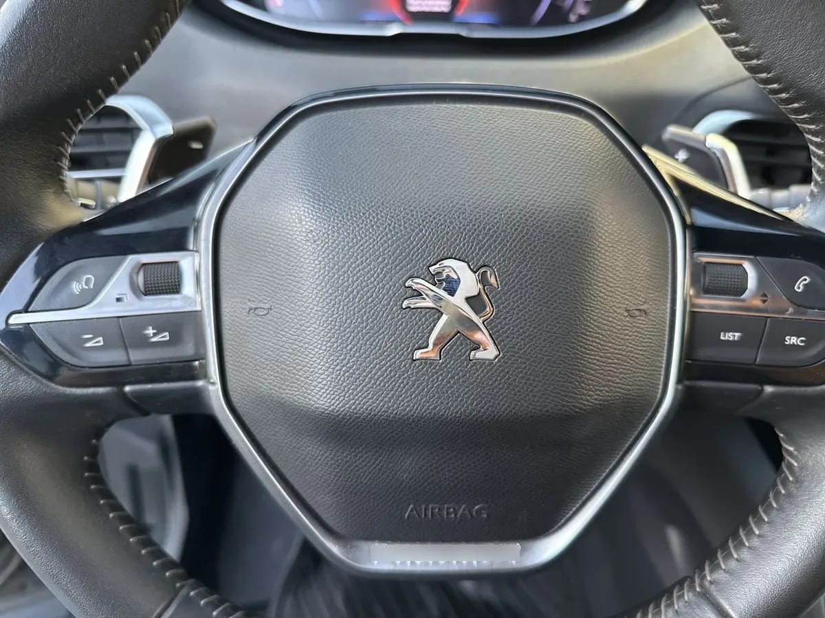 Peugeot 3008 1.5 Allure Pack Bluehdi 130 4x2 Eat8 5p año 2024