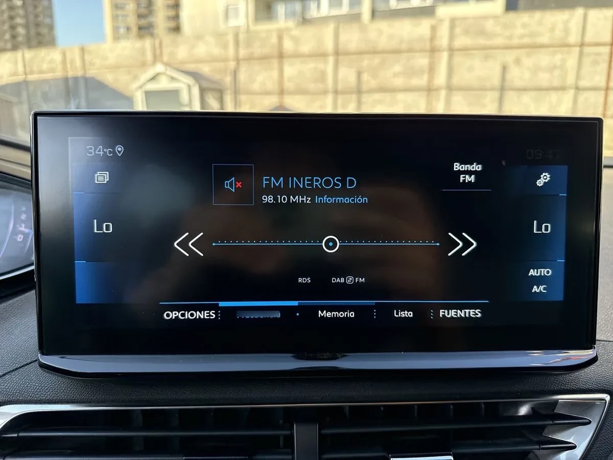 Peugeot 3008 1.5 Allure Pack Bluehdi 130 4x2 Eat8 5p año 2024