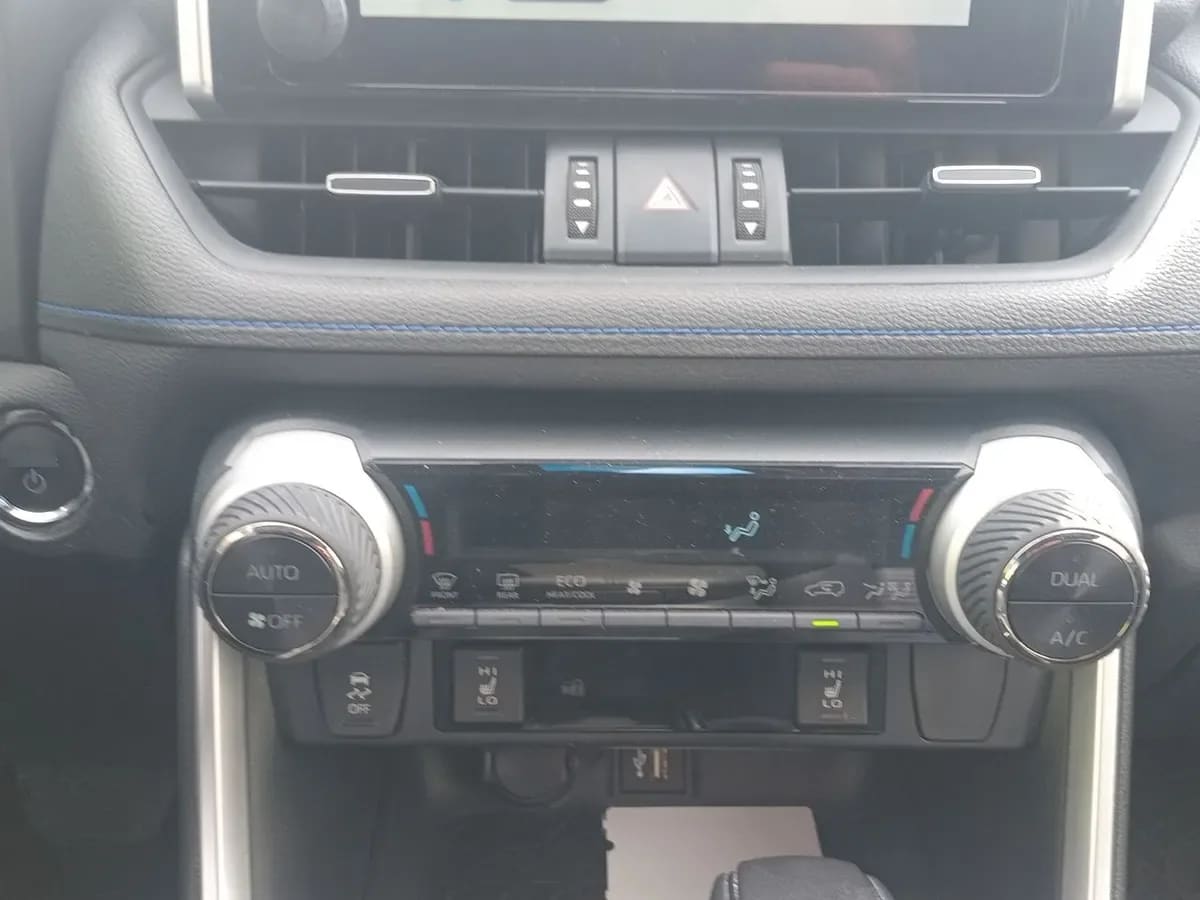 Toyota Rav 4 2.5 Xse Hybrid 4x2 Cvt At 5p año 2024