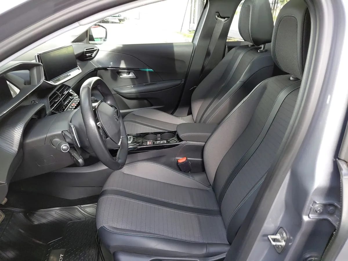 Peugeot 208 1.2 Gt Puretech 4x2 130 Eat8 5p año 2021