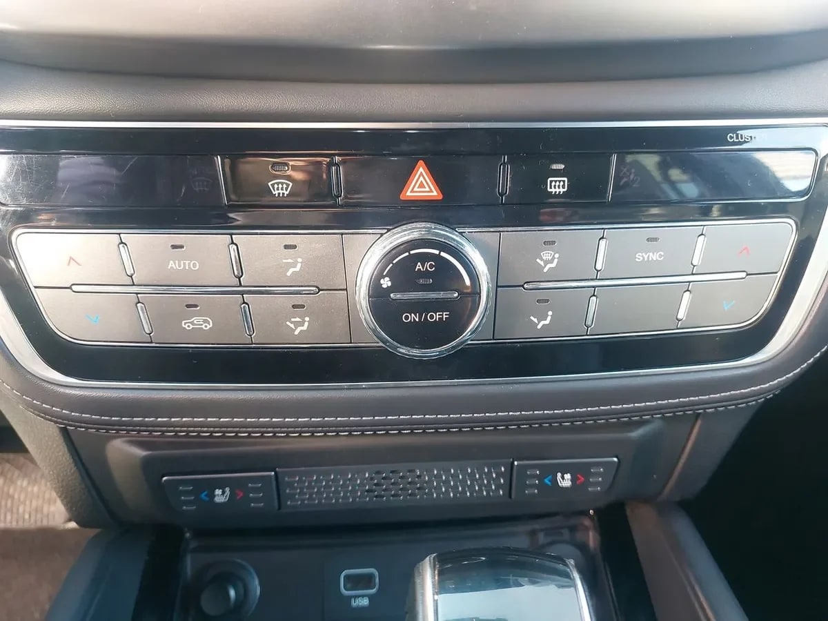 Ssangyong Rexton 2.2 Yrx201 Diesel 4x2 At 5p año 2018