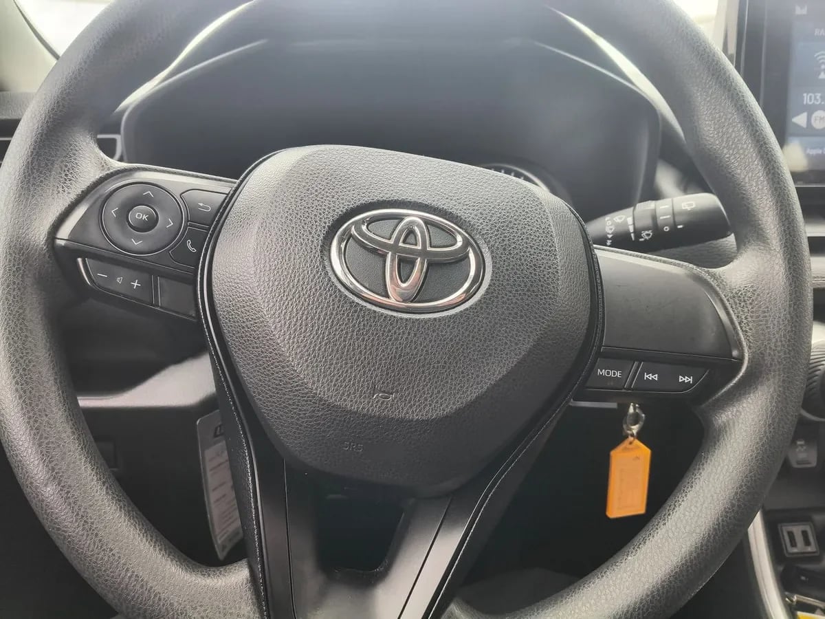 Toyota Rav 4 2.0 Le 4x2 Mt 5p año 2022