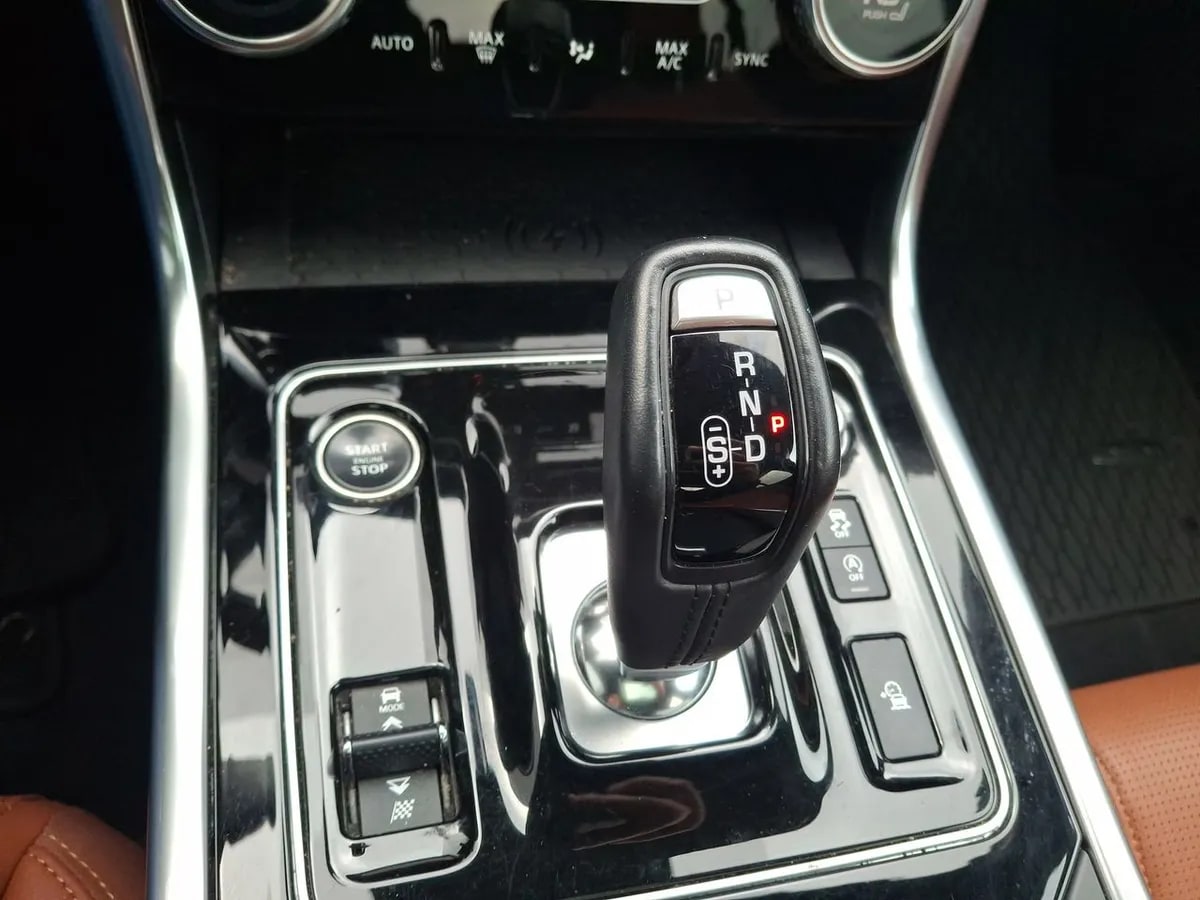 Jaguar Xe 2.0 R Dynamic S Rwd 4x2 250hp At 4p año 2024